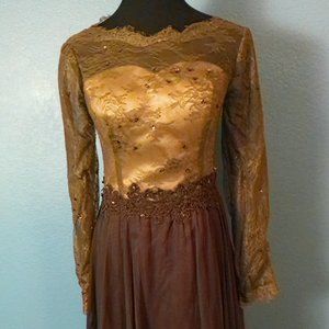 Elegant Long Sleeve Lace Evening Dress in Gold and Brown